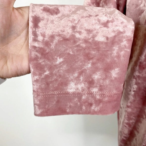 J. Jill Pink Crushed Velvet V-neck Top Sz. M - Picture 6 of 10